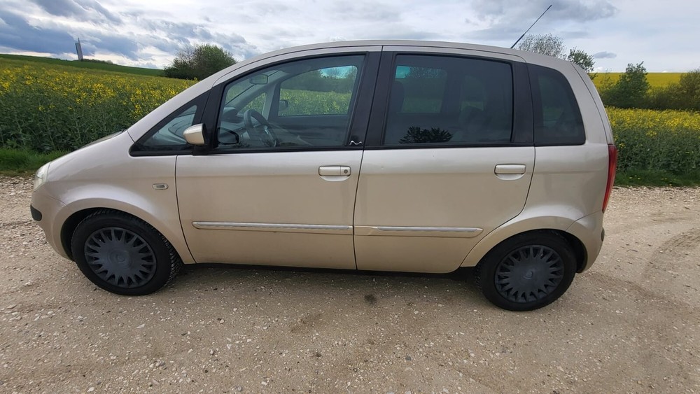 Lancia Musa 127.300 km 2.430 &euro; Ulm 89073