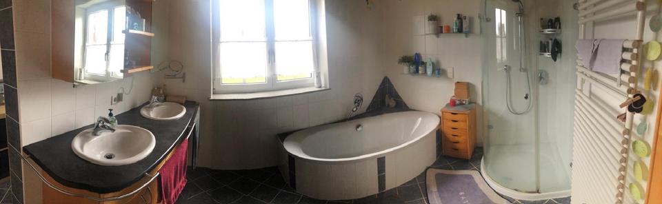 Einfamilienhaus Buch - 6 Zimmer, 183 m&sup2;, 2.200&euro; | Angebot:25098097