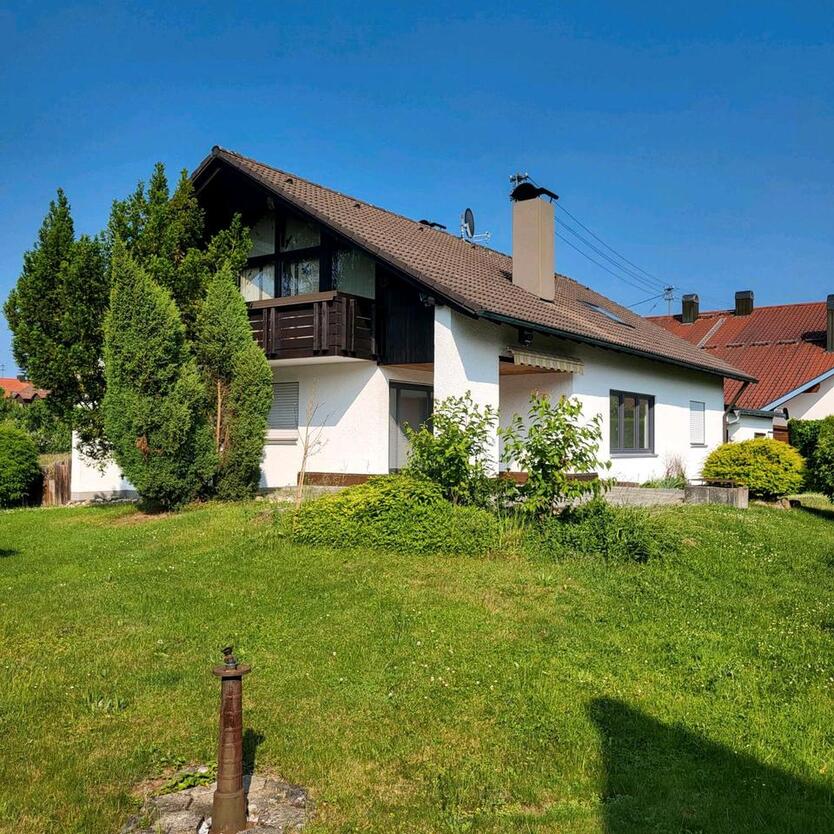 Einfamilienhaus mit Garage und Garten zu vermieten