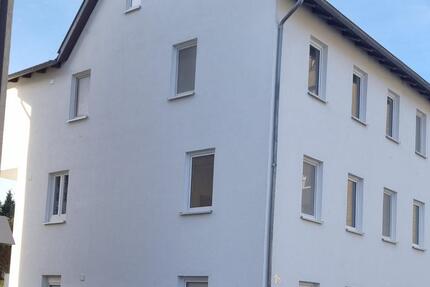 Neu renovierte helle 3 Zimmer Erdgeschoss Wohnung 75m2 zimmer