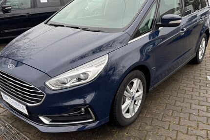 Ford Galaxy 94.500 km 25.490 € Pfaffenhofen 89284