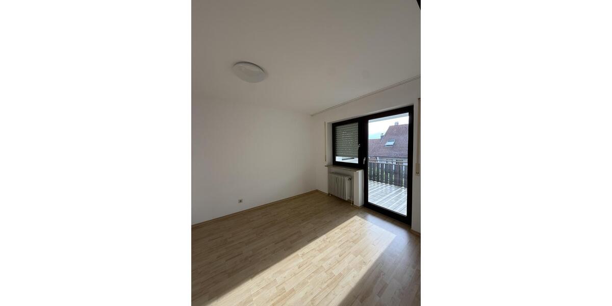 Etagenwohnung Günzburg - 3 Zimmer, 107 m&sup2;, 1.100&euro; | Angebot:26477255