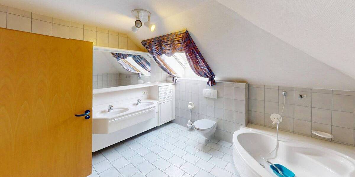 Einfamilienhaus Günzburg Reisensburg - 7 Zimmer, 315 m&sup2;, 899.000&euro; | Angebot:26731542