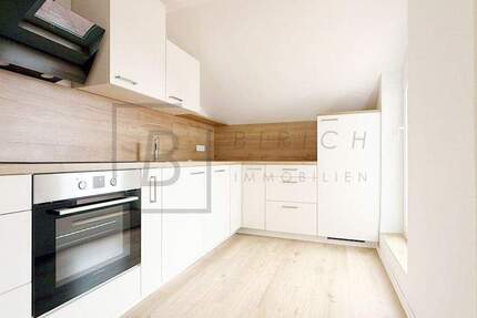 Ideal für Pendler: Ruhige 2,5-Zimmer-DG-Wohnung in Staig - nahe A7, mit neuer Küche & Dachterrasse 2 zimmer