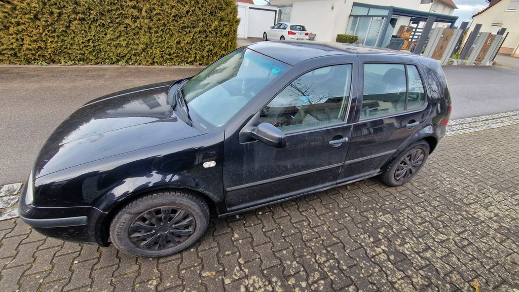VW Golf 330.000 km 999 &euro; Illertissen 89257