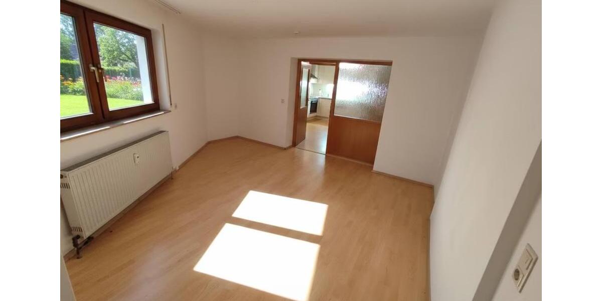 Schöne 2-Zimmer Wohnung mit modernem Bad, Einbauküche, Stellplatz 2 zimmer