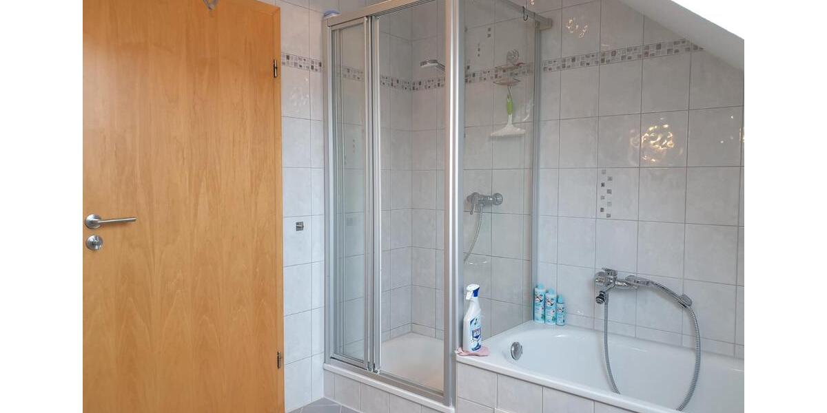 Dachgeschoßwohnung Neu-Ulm Burlafingen - 4 Zimmer, 97 m&sup2;, 1.300&euro; | Angebot:26674785