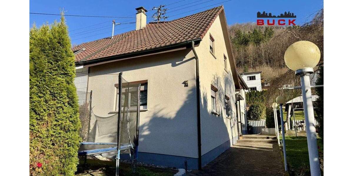 Charmante Doppelhaushälfte in ruhiger Lage mit großem Garten und Terrasse 6 zimmer
