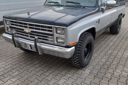 Chevrolet Suburban 77.000 km 11.499 &euro; Offingen 89362