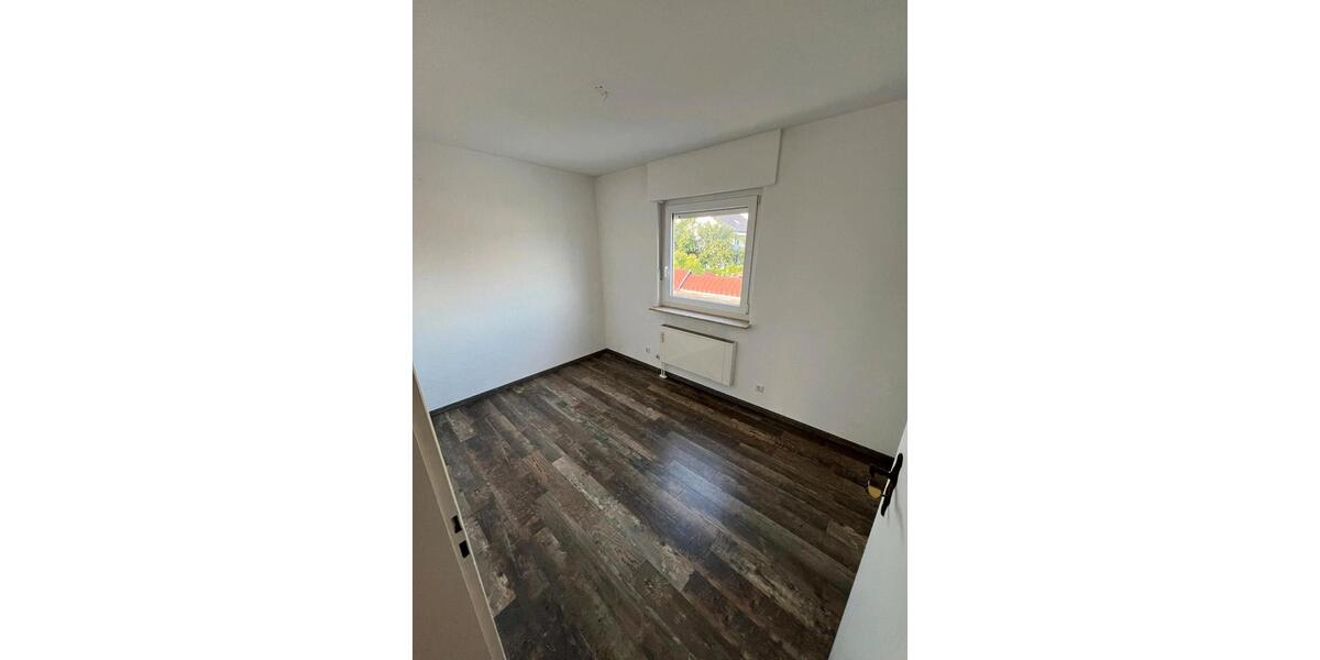 Etagenwohnung Pfaffenhofen an der Roth - 3 Zimmer, 87 m&sup2;, 1.100&euro; | Angebot:24918059