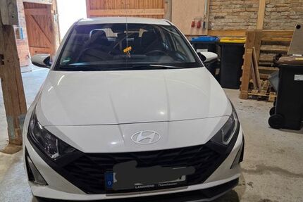 Hyundai i20 5.900 km 15.850 &euro; Illertissen 89257
