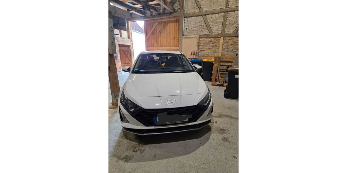 Hyundai i20 5.900 km 15.850 &euro; Illertissen 89257