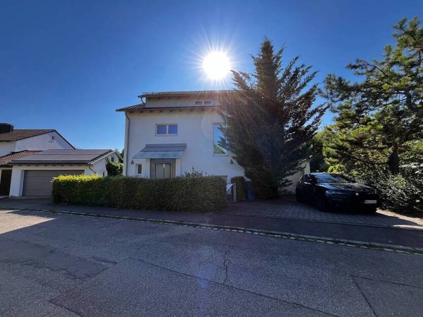 *In bester Lage* Einfamilienhaus mit EinliegerWohnung und großem Garten am Ulmer Safranberg