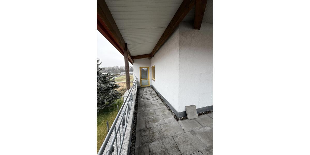 Frisch renovierte Bürofläche mit Balkon zimmer