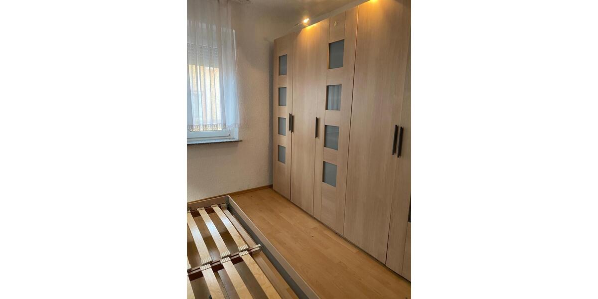 Teils möblierte Doppelhaushälfte mitten in der Stadt (4xZimmer) 4 zimmer