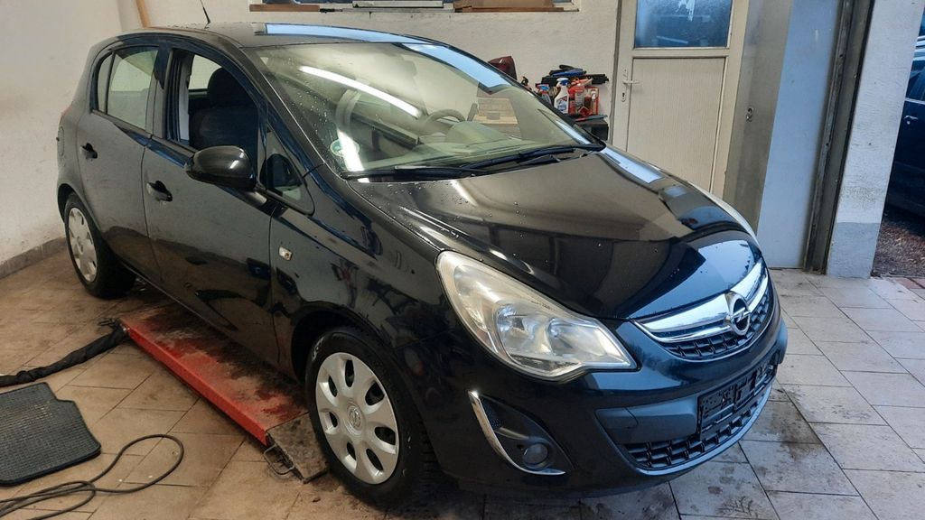 Opel Corsa 132.000 km 3.999 &euro; Kötz 89359
