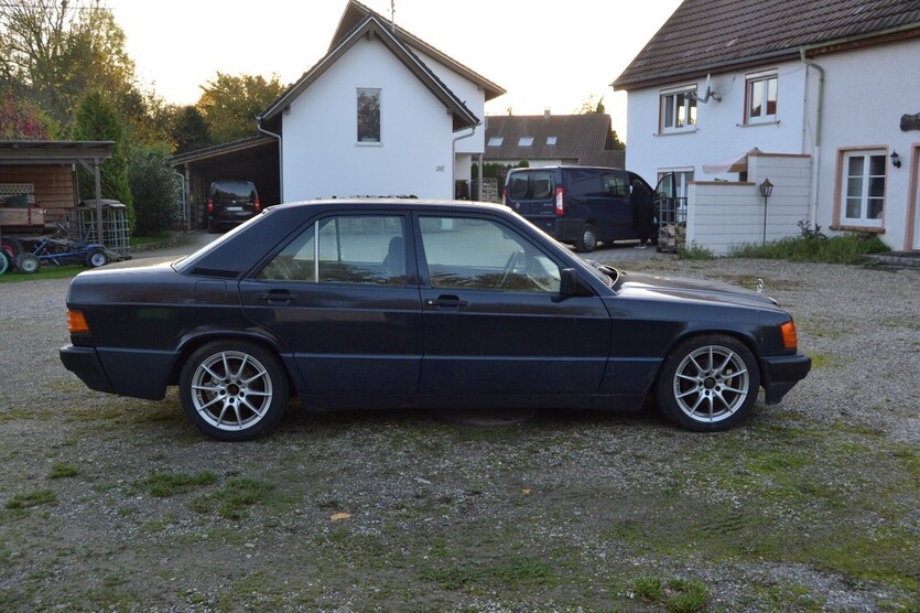 Mercedes-Benz 190 E 117.886 km 1.888 € Burgrieden 88483