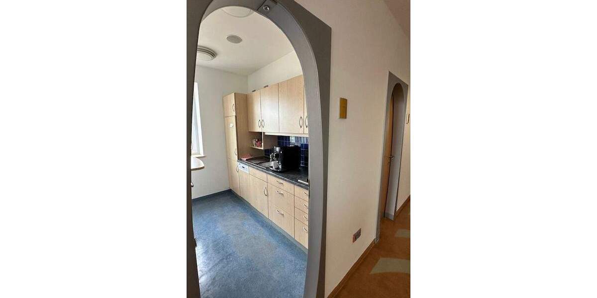 17 Büro´s mit ca. 750 m² auf 3 Geschoßflächen 1 zimmer