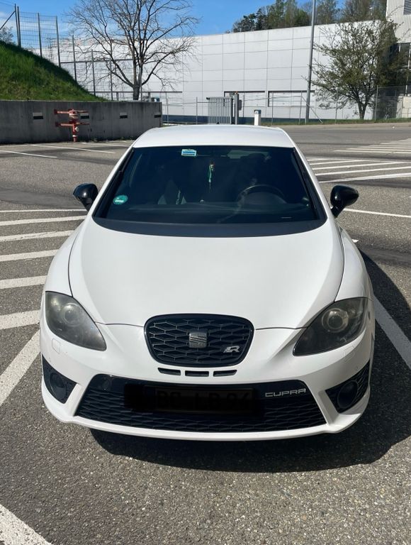 Seat Leon 132.000 km 10.099 € Schwendi 88477