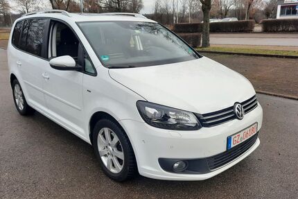 VW Touran 211.000 km 7.890 &euro; Kötz 89359