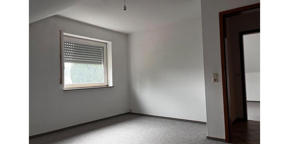 3 Zimmer Dachgeschoß Wohnung zimmer