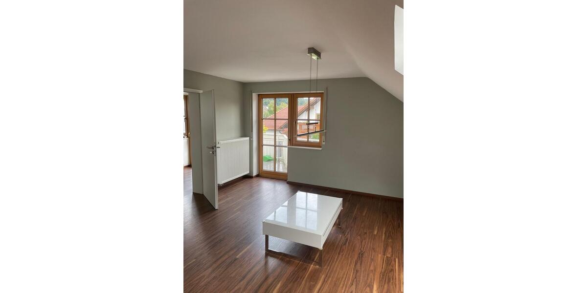 Dachgeschoßwohnung Oberroth - 4 Zimmer, 130 m&sup2;, 1.050&euro; | Angebot:26551219