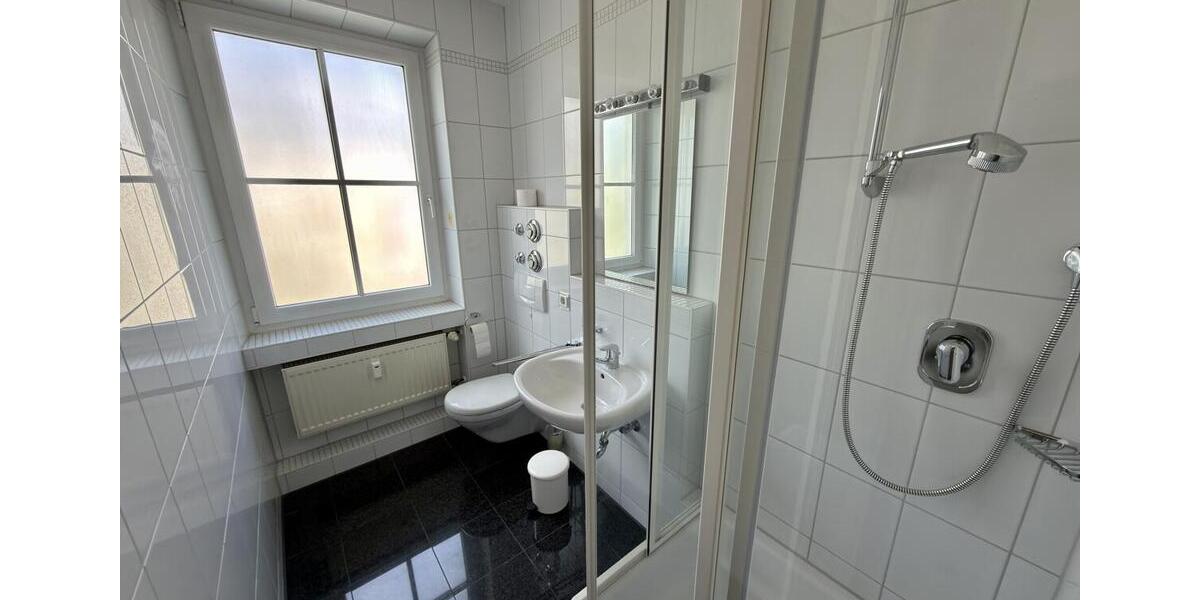 Etagenwohnung Neu-Ulm Ludwigsfeld - 4.5 Zimmer, 168 m&sup2;, 2.500&euro; | Angebot:26393674