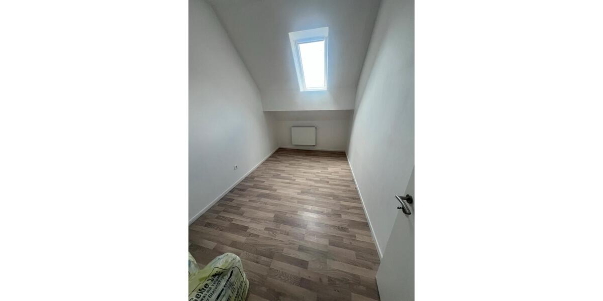 Etagenwohnung Allmendingen - 5 Zimmer, 12 m&sup2;, 350&euro; | Angebot:26497086