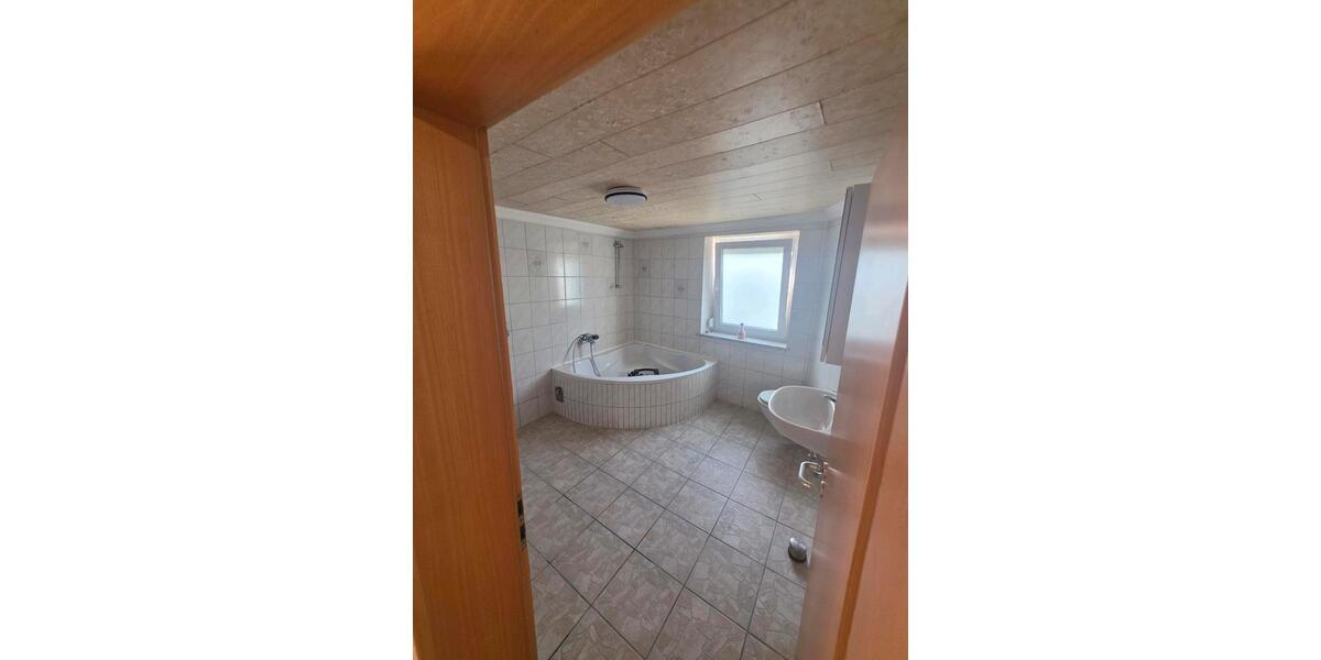 Einfamilienhaus Breitingen - 5 Zimmer, 90 m&sup2;, 165.000&euro; | Angebot:27050170