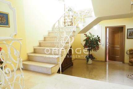 *** Historisches Juwel in zentraler Lage - Wohnen und Arbeiten in stilvoller Perfektion *** 7 zimmer