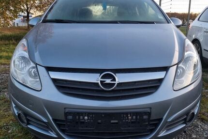 Opel Corsa 118.000 km 2.990 € Elchingen 89275