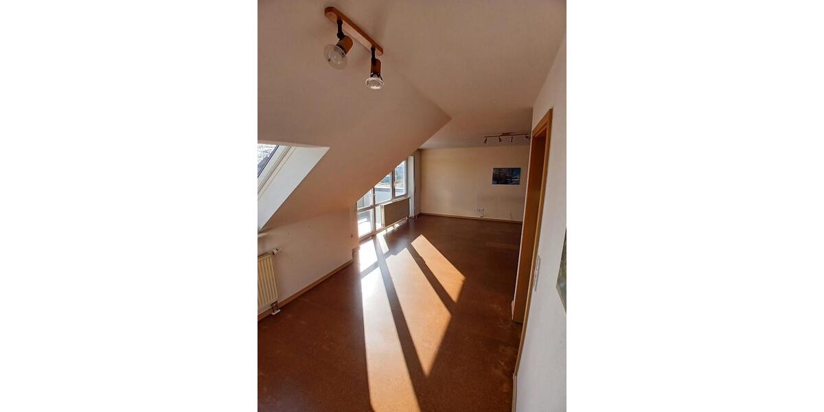 Dachgeschoßwohnung Elchingen Oberelchingen - 2.5 Zimmer, 78 m&sup2;, 1.400&euro; | Angebot:26284496