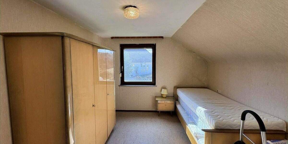 Einfamilienhaus Mietingen - 7 Zimmer, 140 m&sup2;, 349.000&euro; | Angebot:25385630