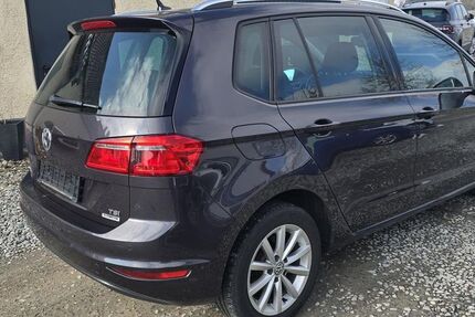 VW Golf Sportsvan 88.700 km 13.999 &euro; Dornstadt 89160