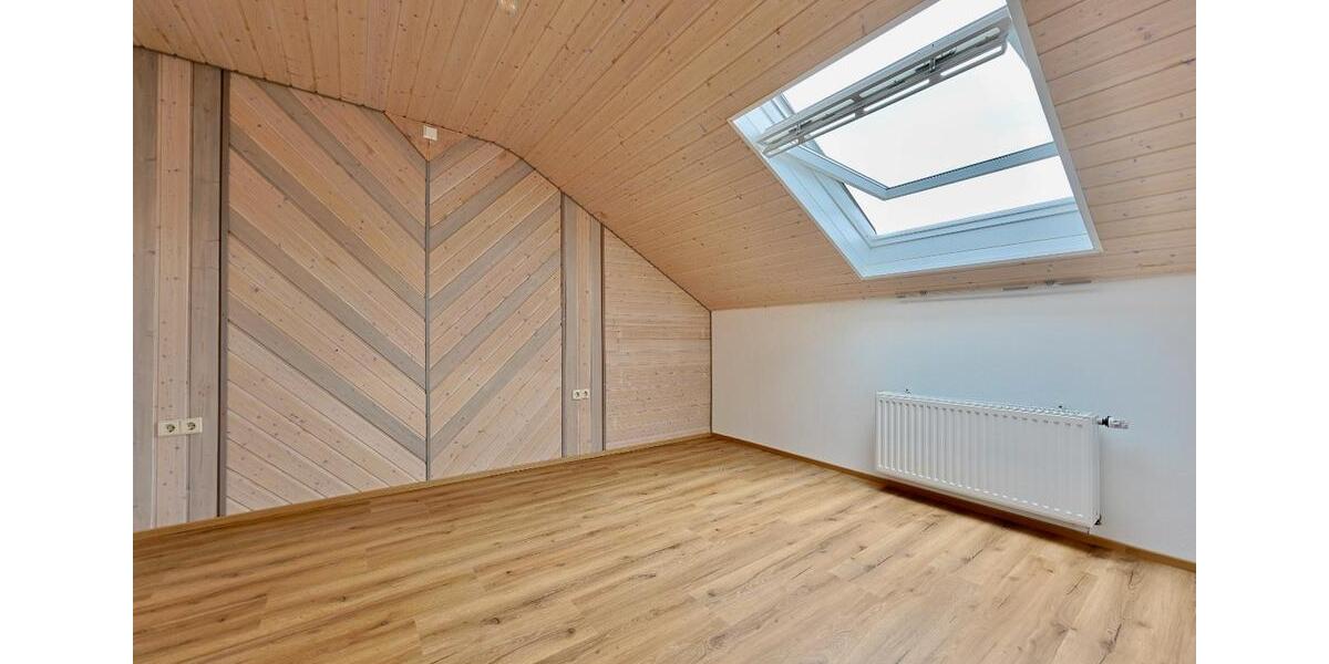 Dachgeschoßwohnung Erbach - 4 Zimmer, 97 m&sup2;, 950&euro; | Angebot:25491533