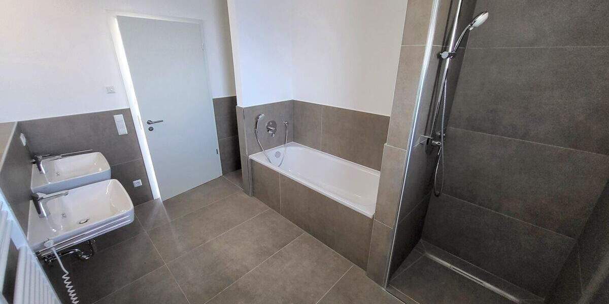 Etagenwohnung Neu-Ulm Burlafingen - 3 Zimmer, 137 m&sup2;, 1.725&euro; | Angebot:25728452