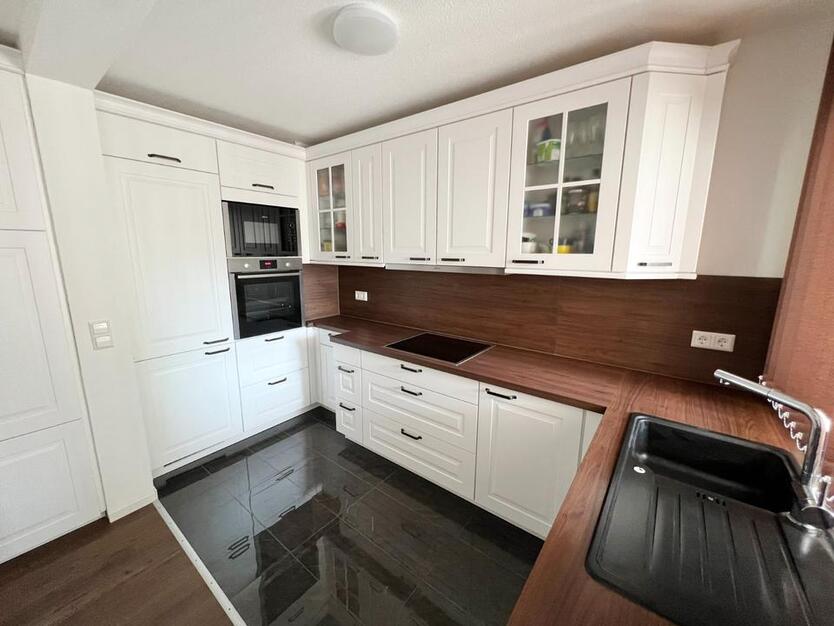 Schöne möblierte 3-Zimmer Wohnung in praktischer Lage