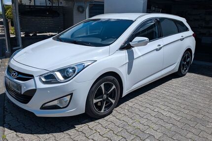 Hyundai i40 137.000 km 5.900 &euro; Ulm-Gögglingen 89079