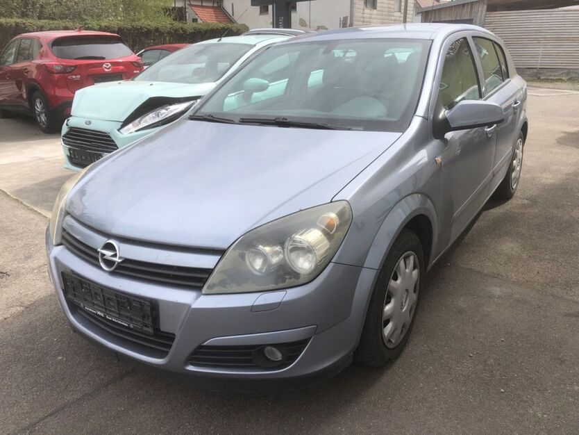 Opel Astra 210.000 km 699 € Ichenhausen-Hochwang 89335