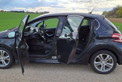 Peugeot 208 149.112 km 4.800 &euro; Heroldstatt 72535