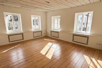Wohnung Berghülen - 4.5 Zimmer, 117 m&sup2;, 1.200&euro; | Angebot:26090650