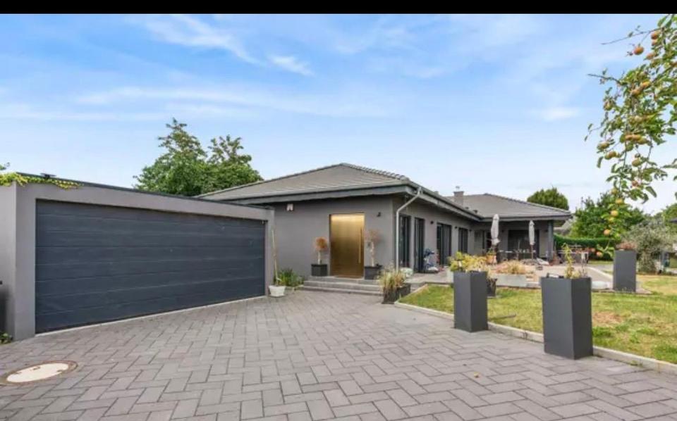 Bungalow Neu-Ulm Burlafingen - 4 Zimmer, 280 m&sup2;, 1.640.000&euro; | Angebot:26112192