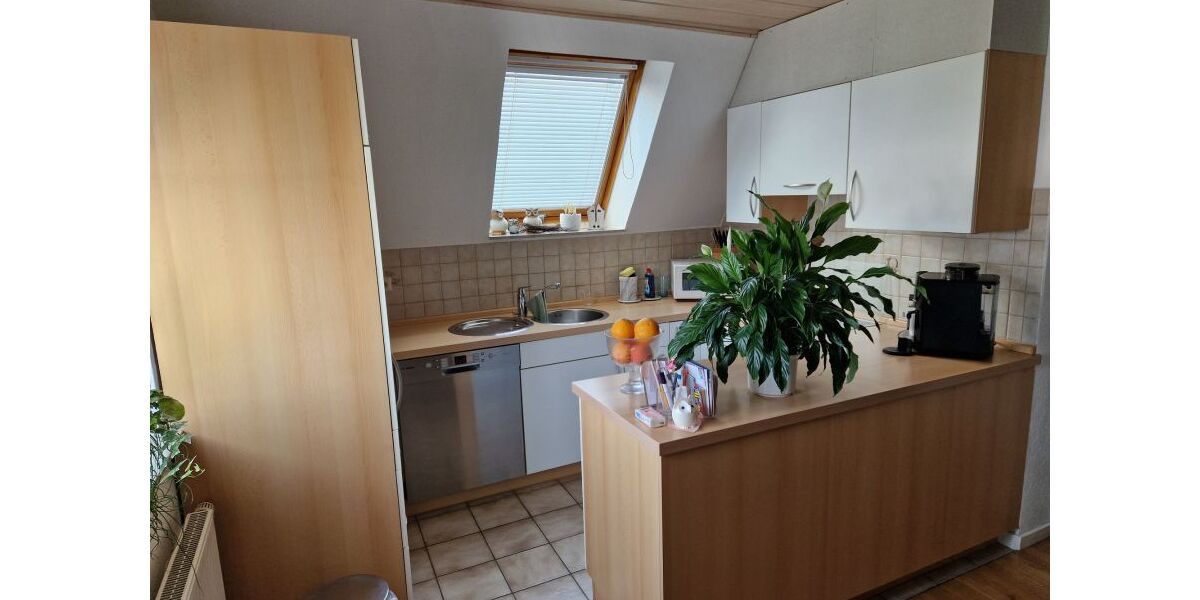 Provisionsfrei* Charmante 3 Zimmer Maisonette Dachgeschosswohnung mit Balkon & TG Stellplatz in Illertissen - Maisonettenwohnung Illertissen | Angebot:26594410