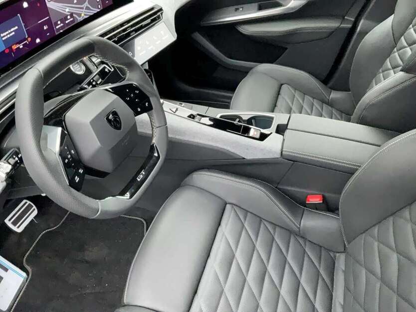 Peugeot 3008 11.685 km 31.056 € Ulm 89077