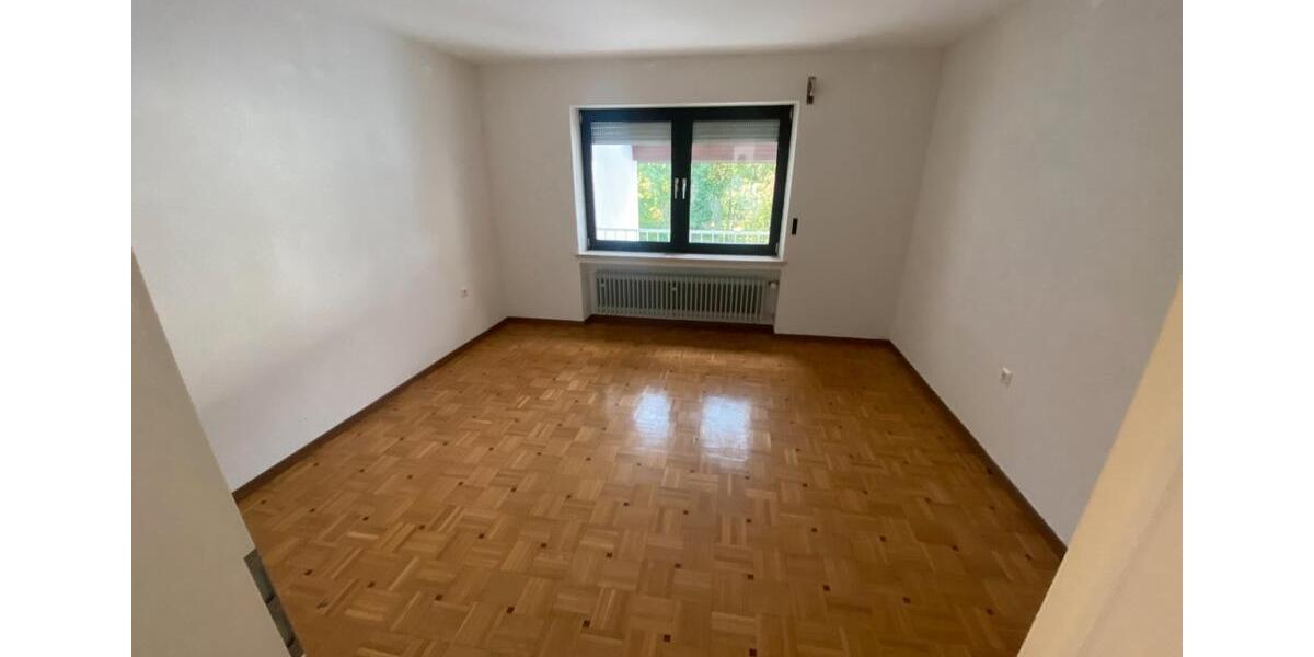 Dachgeschoßwohnung Günzburg - 4 Zimmer, 120 m&sup2;, 980&euro; | Angebot:26368905