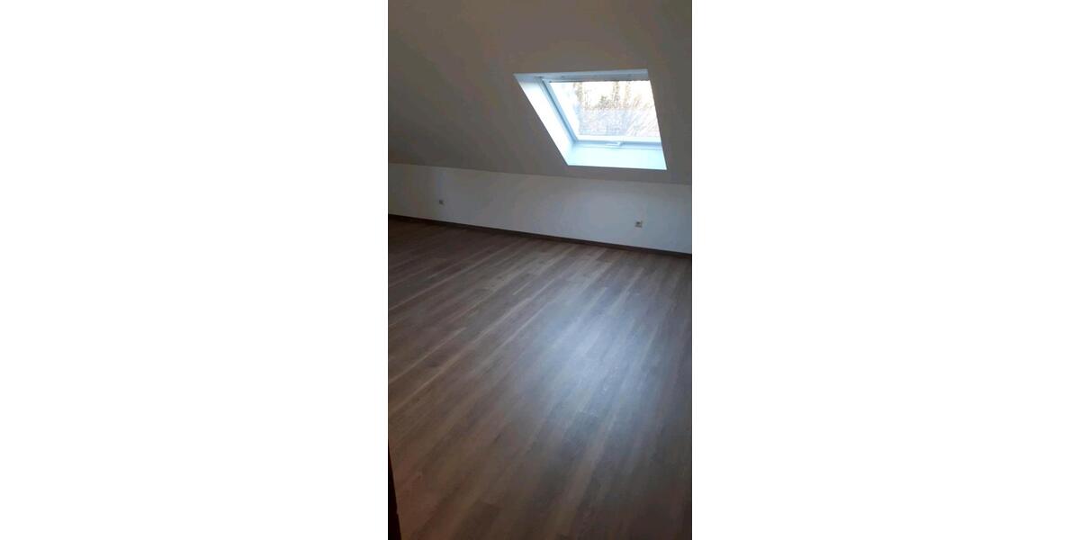Dachgeschoßwohnung Kötz - 3 Zimmer, 110 m&sup2;, 850&euro; | Angebot:26492870
