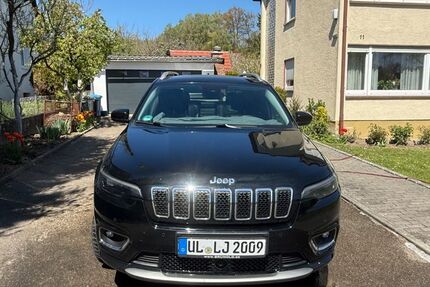 Jeep Cherokee 145.000 km 15.900 &euro; Ulm 89081