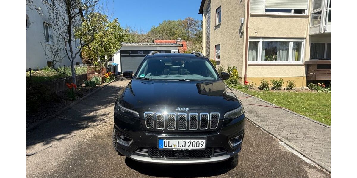 Jeep Cherokee 145.000 km 15.900 &euro; Ulm 89081