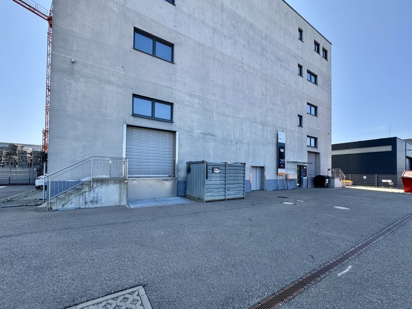 Lagerfläche ab sofort verfügbar - am Industrie- und Logistikstandort