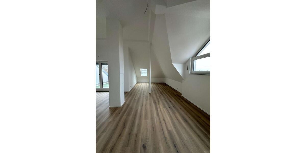 Dachgeschoßwohnung Vöhringen - 4 Zimmer, 121 m&sup2;, 1.578&euro; | Angebot:26443279
